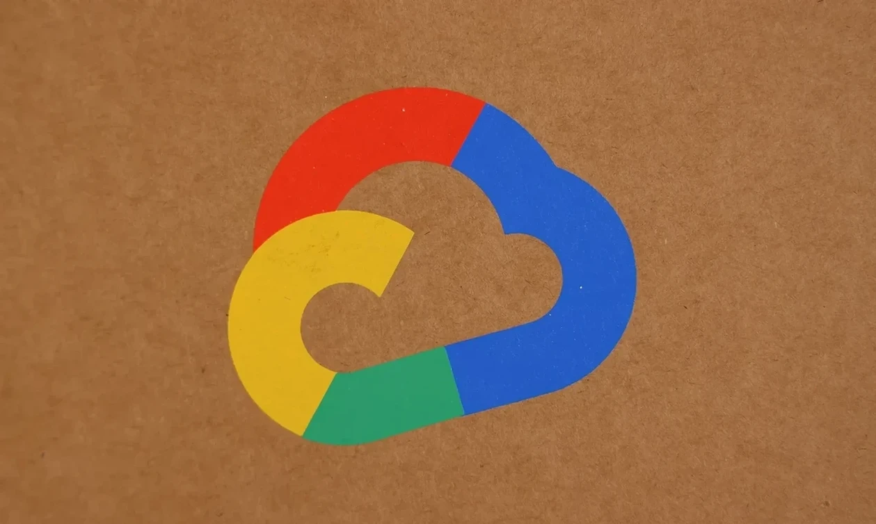 Google Cloud 标志在笔记本上